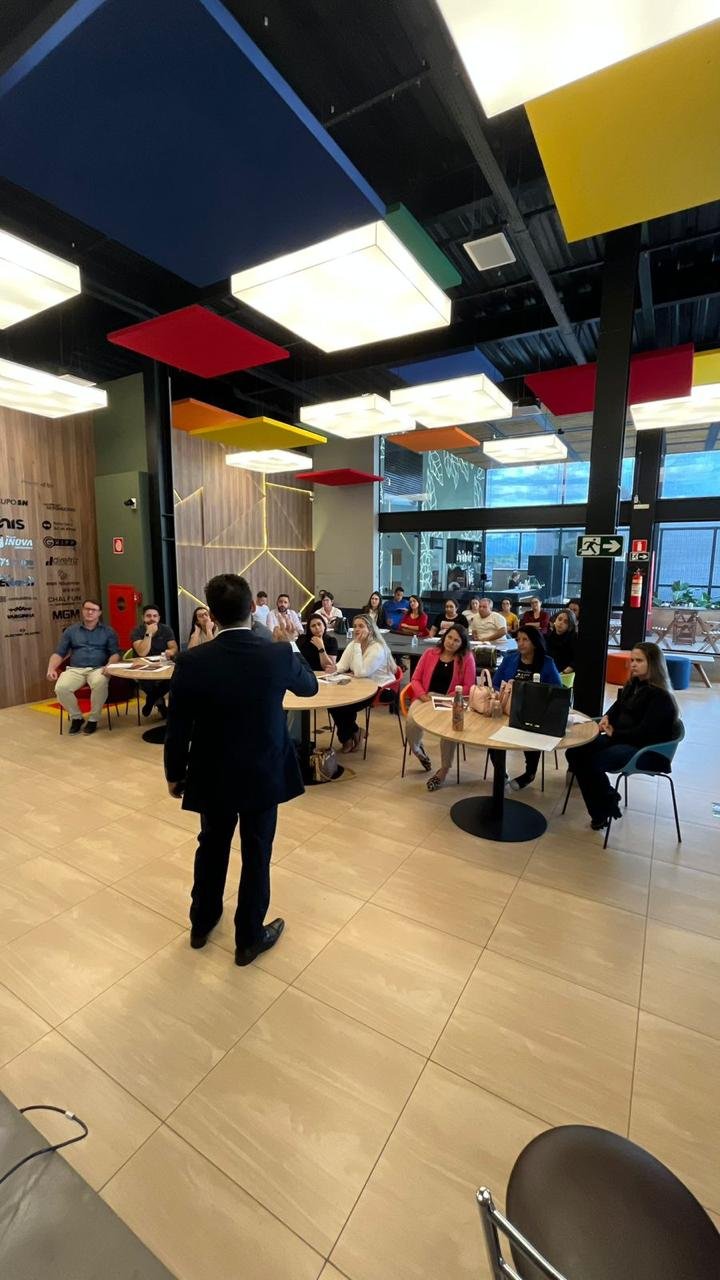 Dr. Paulo Luciano ministrando